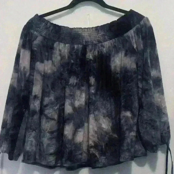 American Eagle Outfitters crushed velvet size medium off shoulder long sleeve - Picture 4 of 7